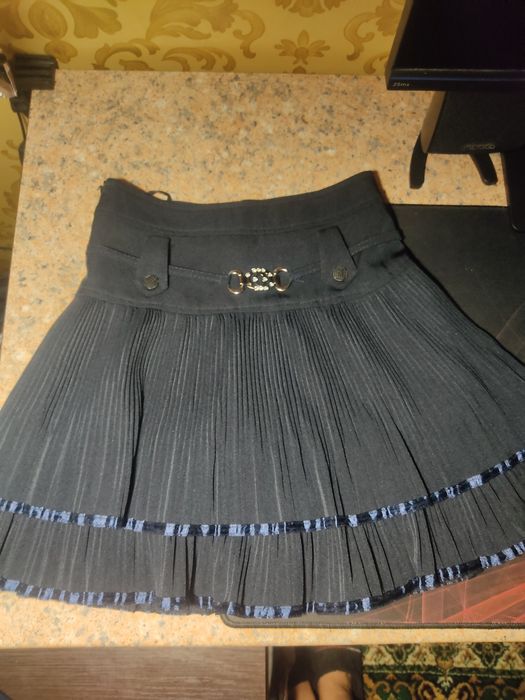 Продам школьные юбки
