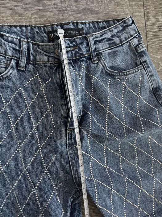 Дънки с камъни Mom Fit