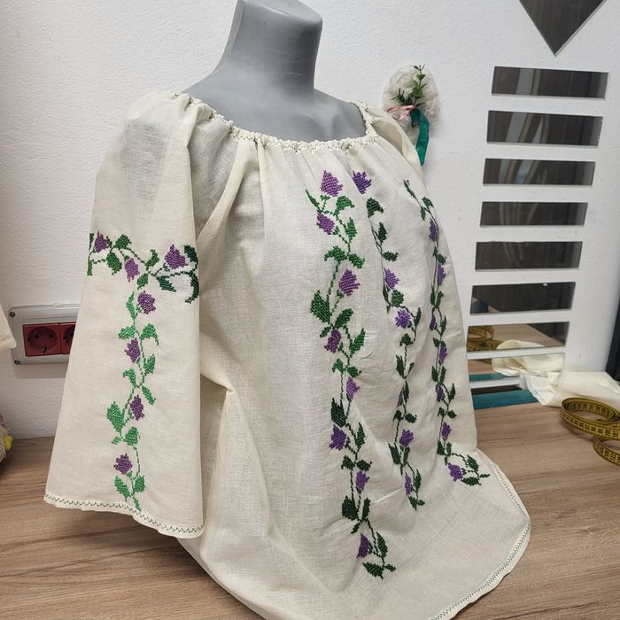 Vând cămăși stil ie