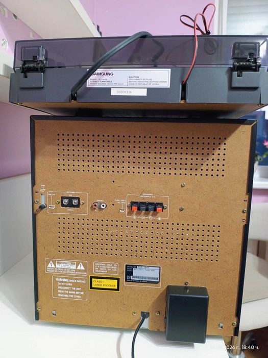 Продавам стерео система с грамофон Samsung