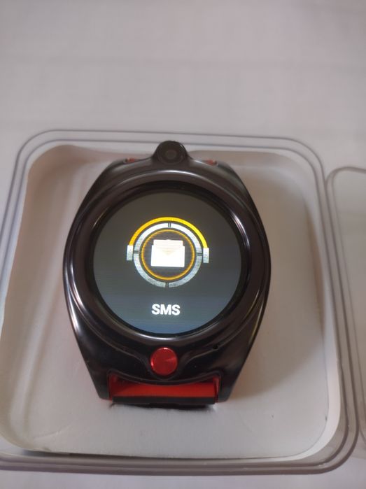 Смарт часовник с тракинг функция, подходящ за деца и възрастни