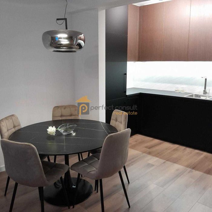 Продава се Двустаен апартамент в Пловдив, Остромила - 70 кв.м за 2215 €/кв.м - Снимка #1