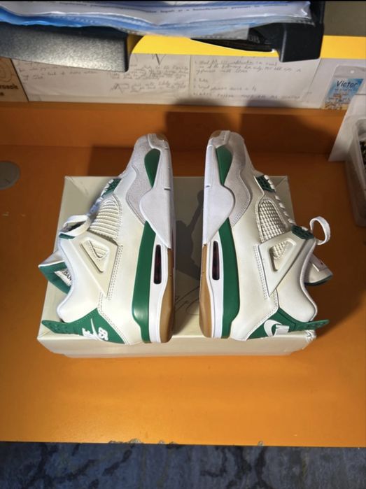 Air Jordan 4 White and Gree