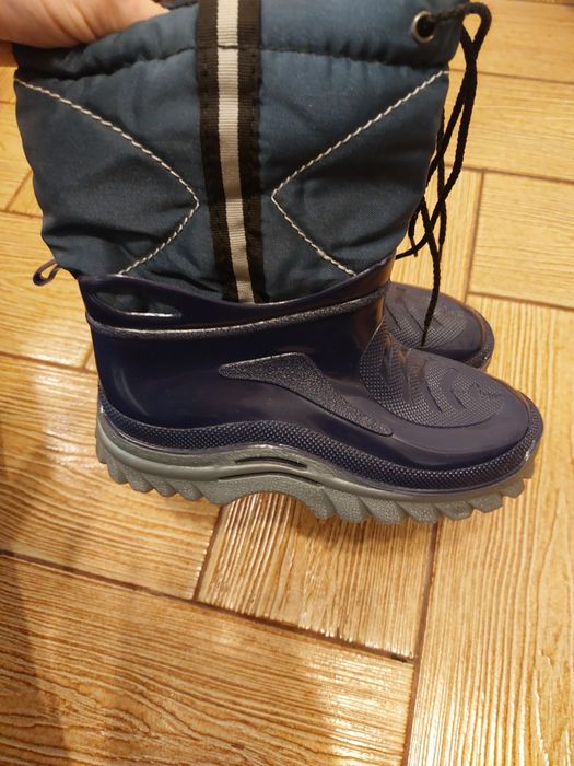 Cizme impermeabile mărime 30