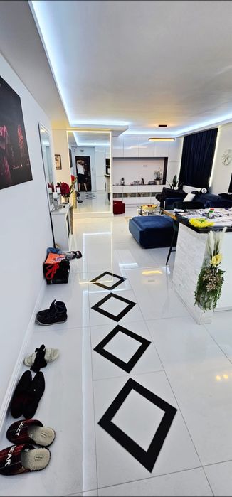 Vand apartament  1 minut de vivo