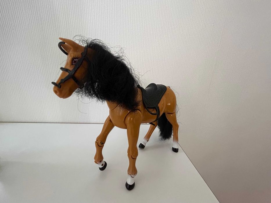 Лошадь игрушечная от бренда Defa Lucy
