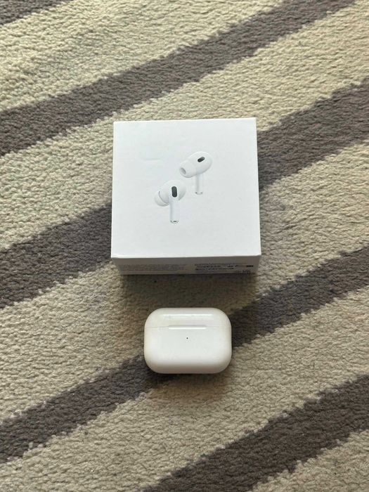 Apple AirPods Pro 2, отлично състояние, с кутия