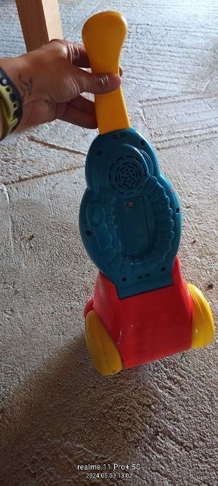 Детска играчка прахосмукачка