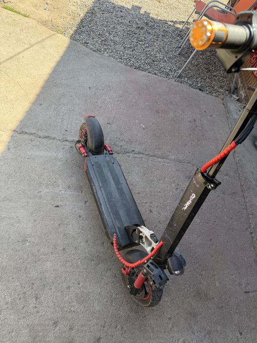 Vând trotinetă JRH T16 prinde 50 km/h pret neg