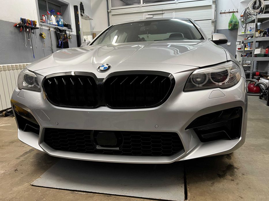 Grila Centrala Inferioara BMW Seria 5 F10 2010-2017 Modelul F90