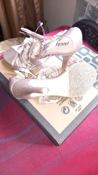 Нови дамски сандали номер 35