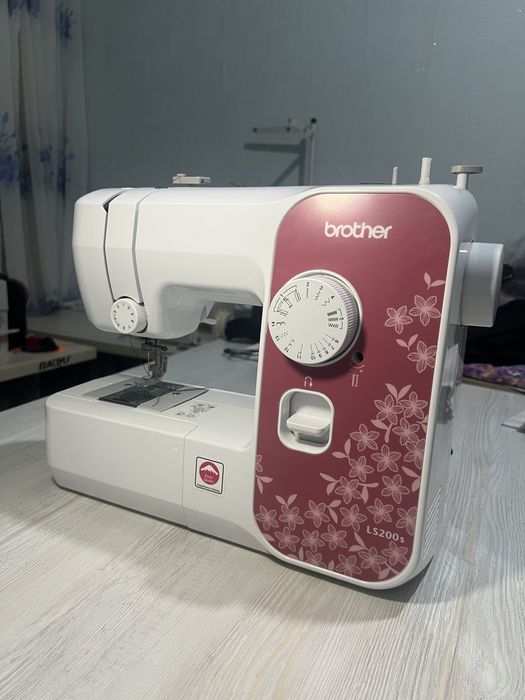 Швейная машинка электрическая!