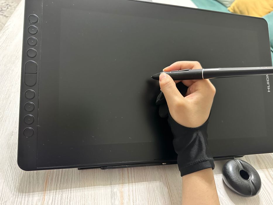 Продается графический планшет Huion Kamvas 16