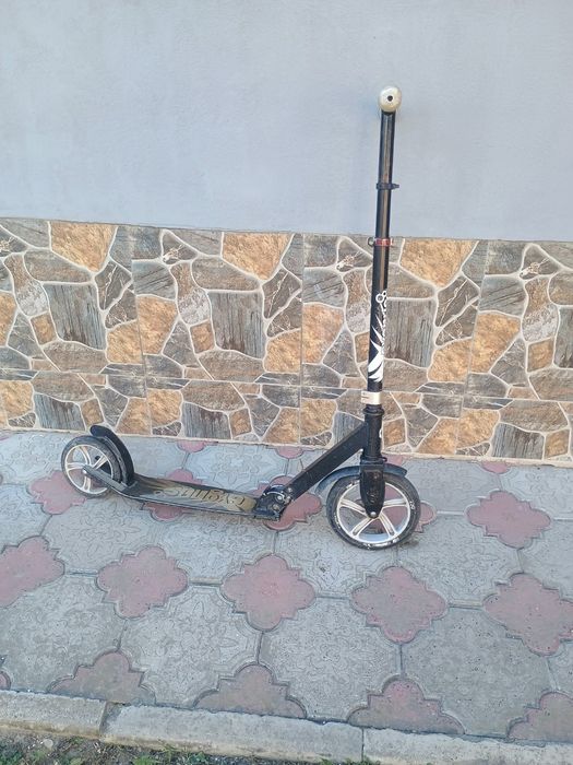 Trotinetă pentru copii