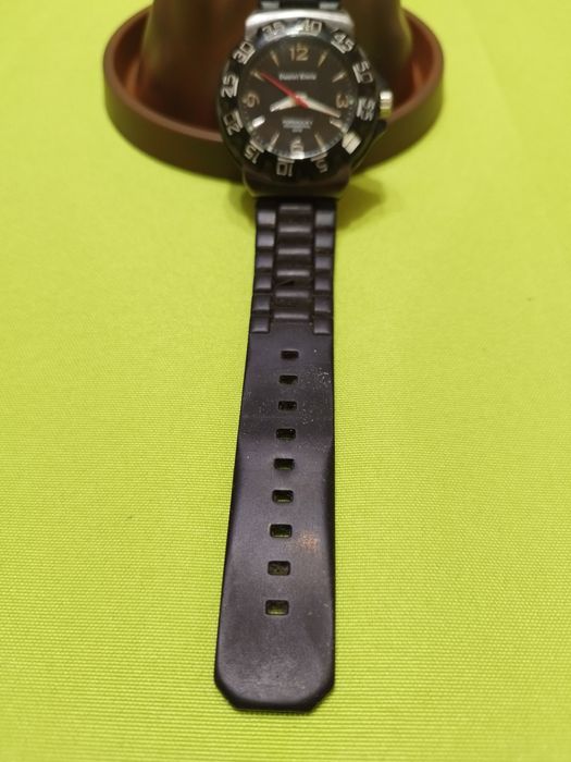 Продавам мъжки часовник