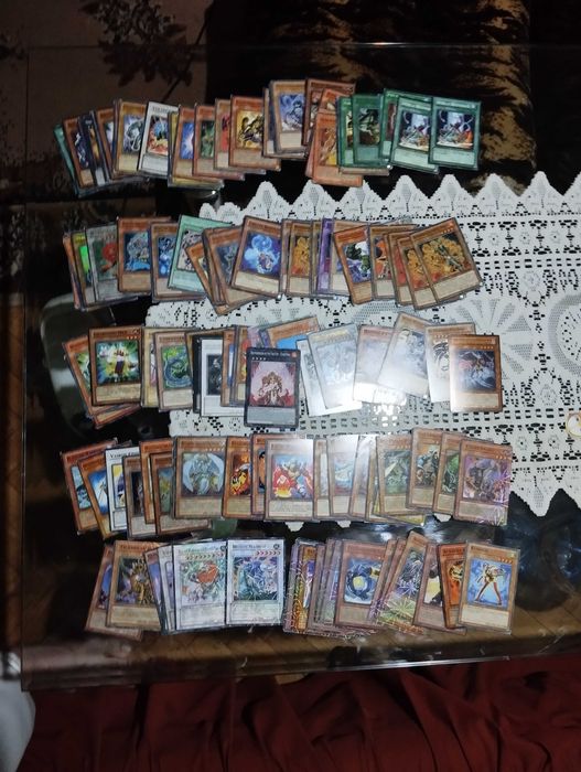 Продавам карти Yu-Gi-Oh неоригинални 2000+
