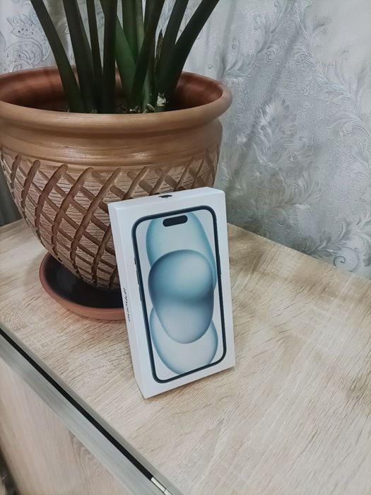 Айфон 15 почти новый емкость 100