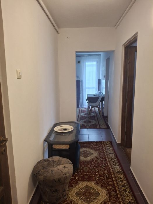 Inchiriez sau [ Vand ]apartament doua camere zona centrala