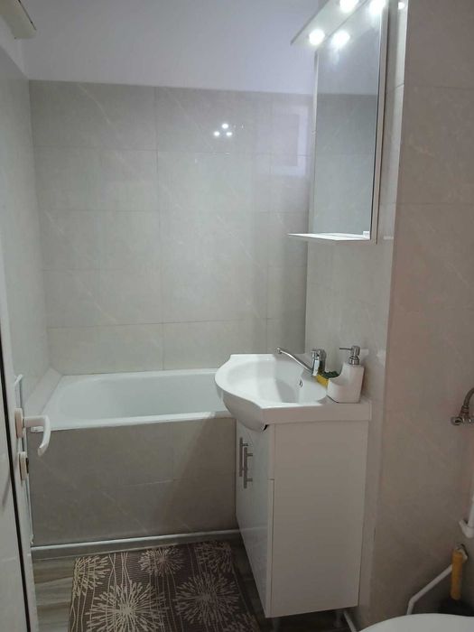 Închiriez apartament cu 2 camere în zona Nord