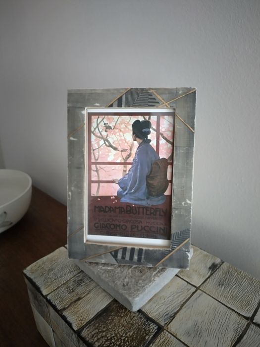 Красива метална рамка с принт от Япония