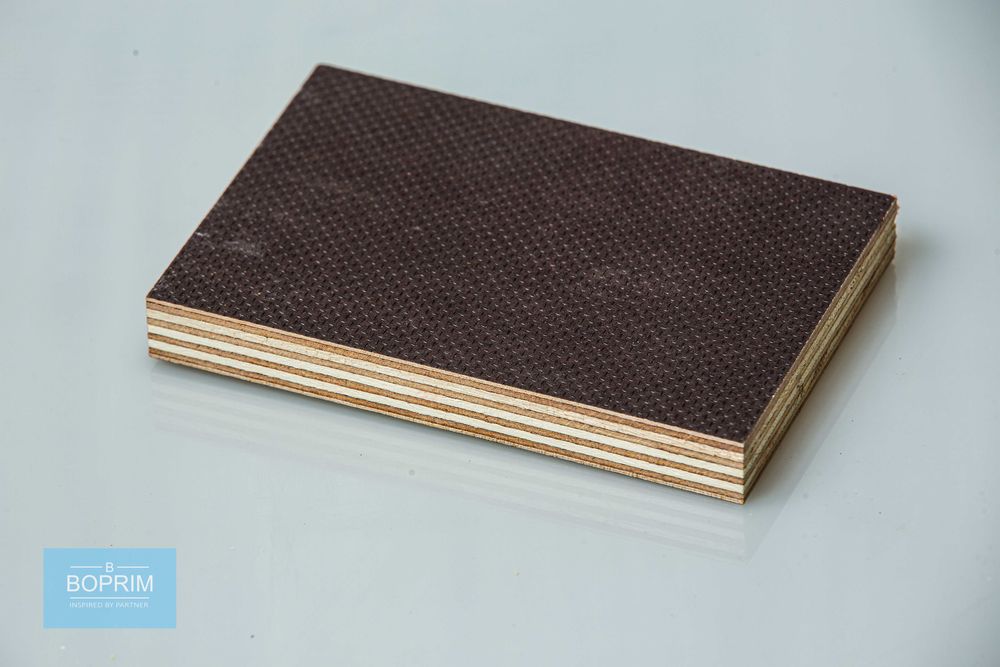 Placaj antiderapant pentru podea camioane/remorci, din esenta tare.