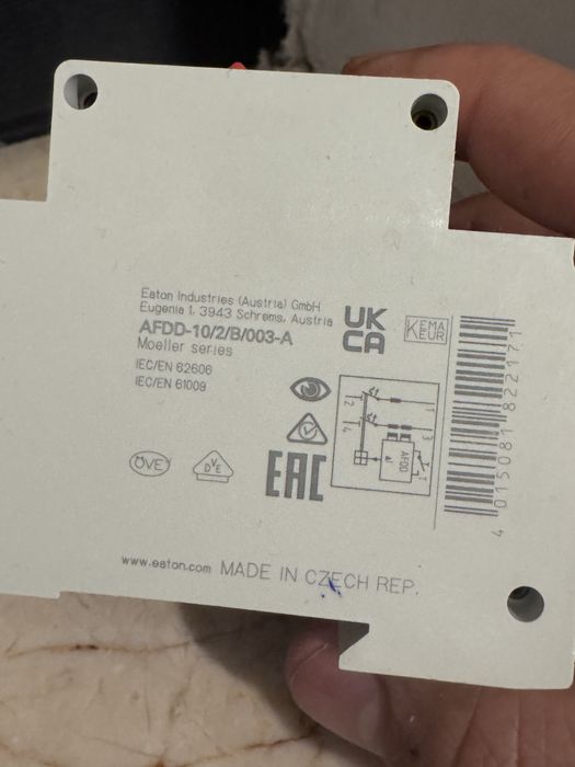 Întrerupător automat AFDD+RCBO Eaton B10