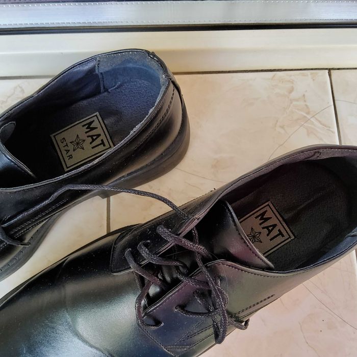 Продавам мъжки обувки