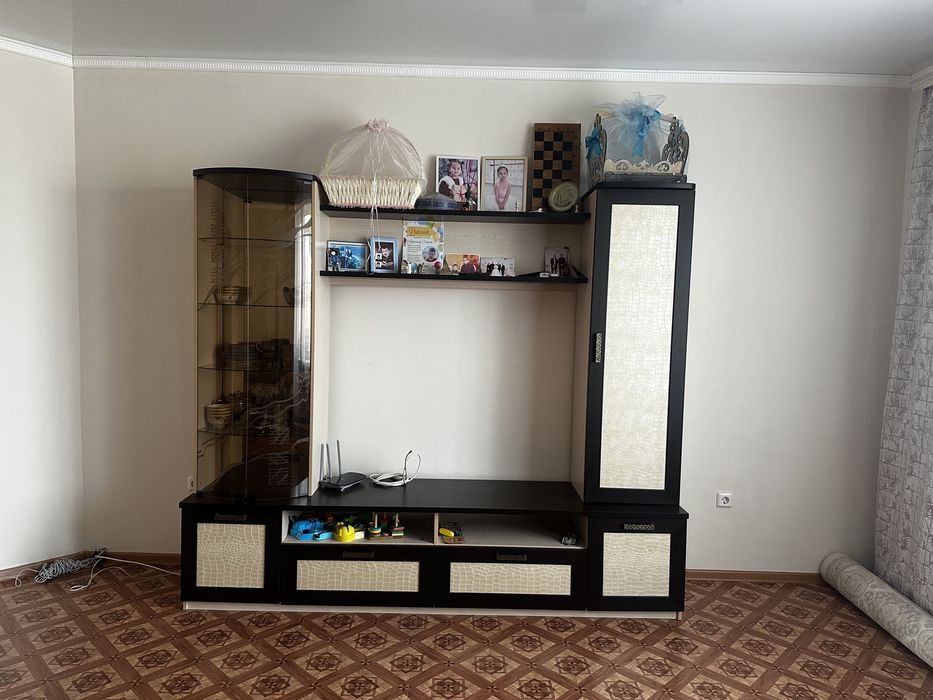 Продам стенку классическую