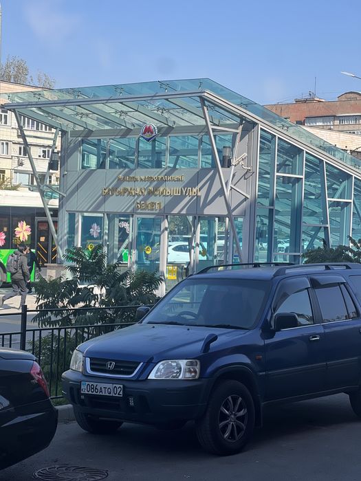 Сдам  парикмахерское кресло