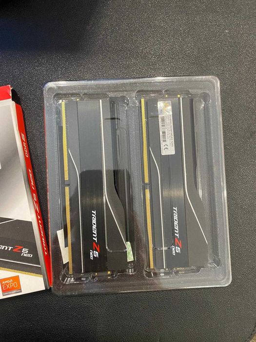 Vând memorie RAM G.SKILL Trident Z5 Neo 32GB (2x16GB) DDR5 – AMD EXPO