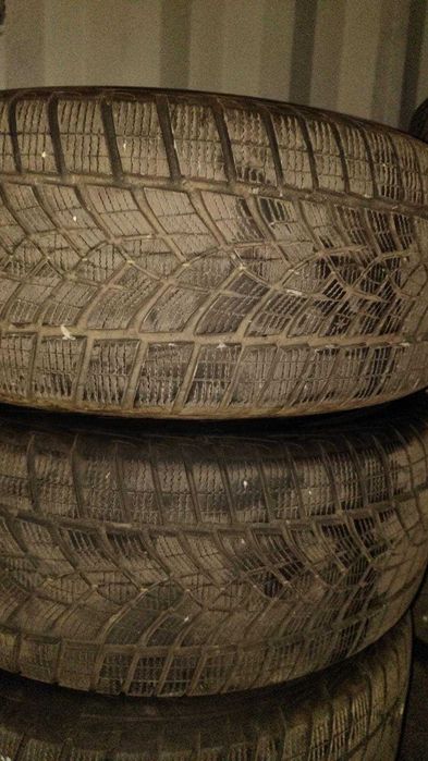 Комплект оригинални джанти за Порше Кайен със зимни гуми R18 Goodyear