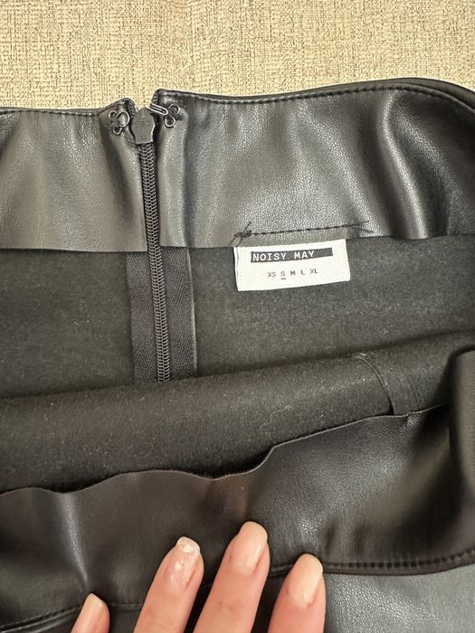 Черна кожена пола Noisy May