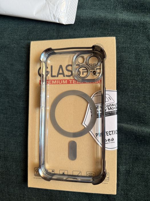 Husa Iphone 13+ folii
