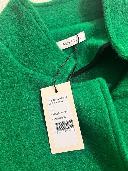 Продаю женский  пальто-пиджак