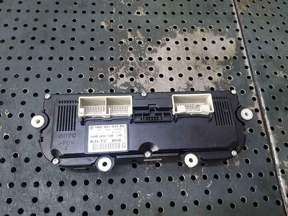 Panou comanda clima ac vw golf 6 5k 5k0907044bc 5hb00974630