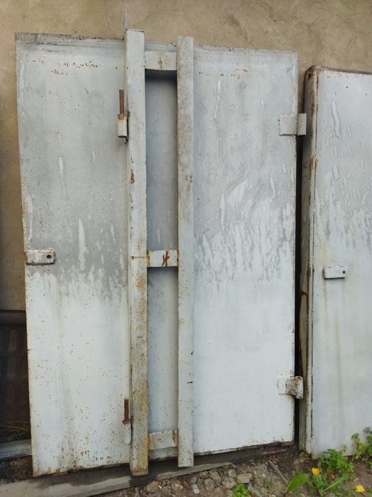 Ворота и двери железные б/у