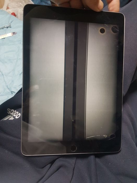 Vând tab din 2018 pentru piese