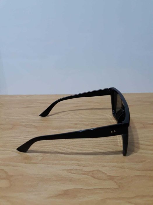 Ochelari de soare supradimensionați