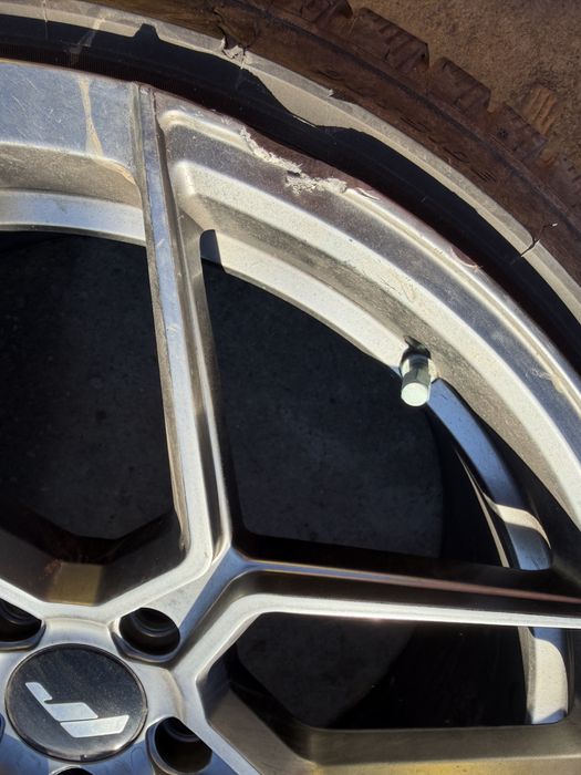 Jante japan racing cu anvelope de iarna 235/35 R19