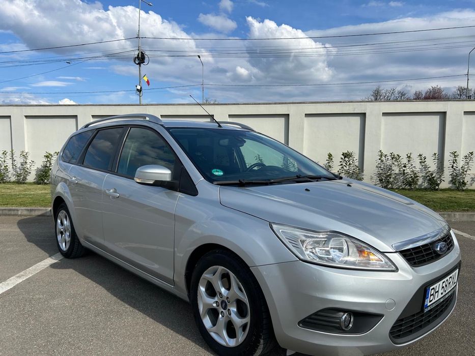 Ford Focus  TITANIUM 1,6 diesel Euro 5 consum mic proprietar revizii la zi
