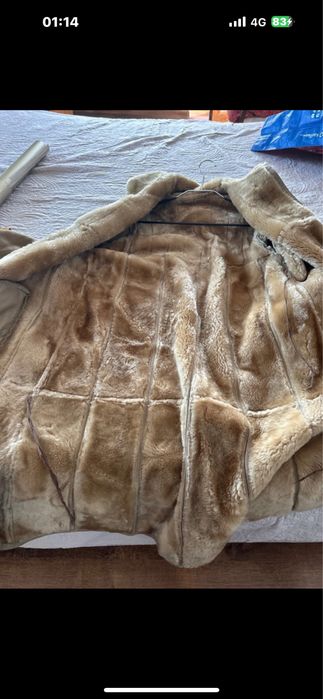 Haina tip Alain Delon , dama. Blana naturala , stare foarte buna