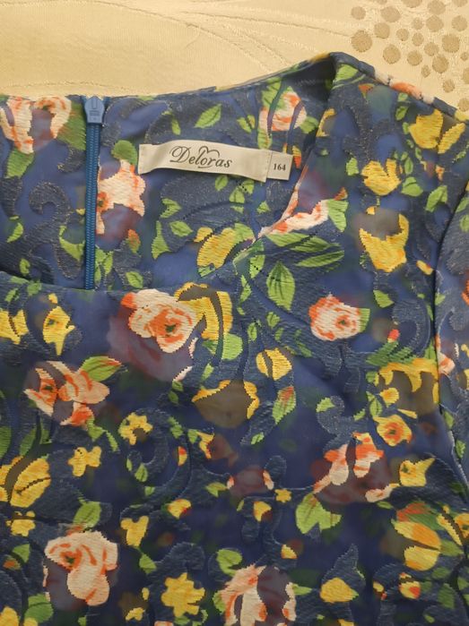 Нарядное платье Deloras