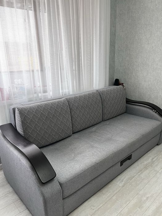 Срочно продам раскладной диван!!