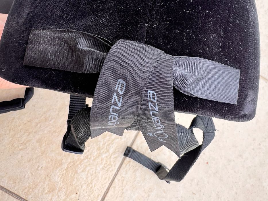 Продавам 3 каски за езда Fouganza (ползвани веднъж )