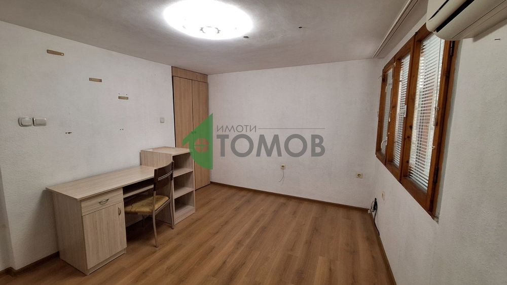 Дава се под наем Офис в Стара Загора, Център - 20 кв.м за 153 € - Снимка #4