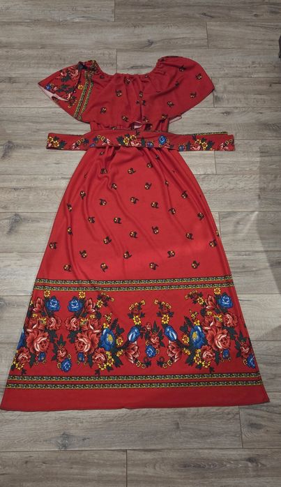 Rochie lunga cu volan