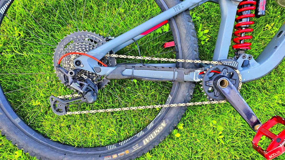 Vand Cube Stereo 170 tm grey n red , marimea L