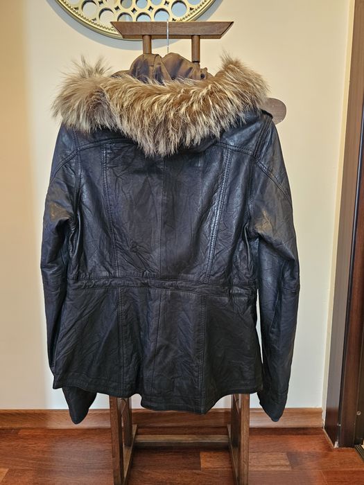 Geaca din piele cu glugă