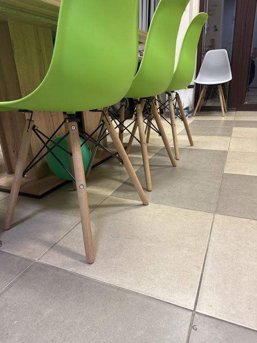 Столове за  офис, занималня, кухня, заведение и други.