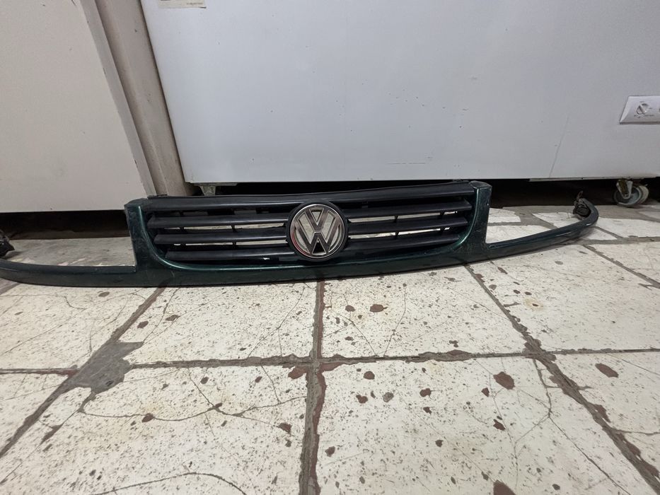 Пассат решотка б 4